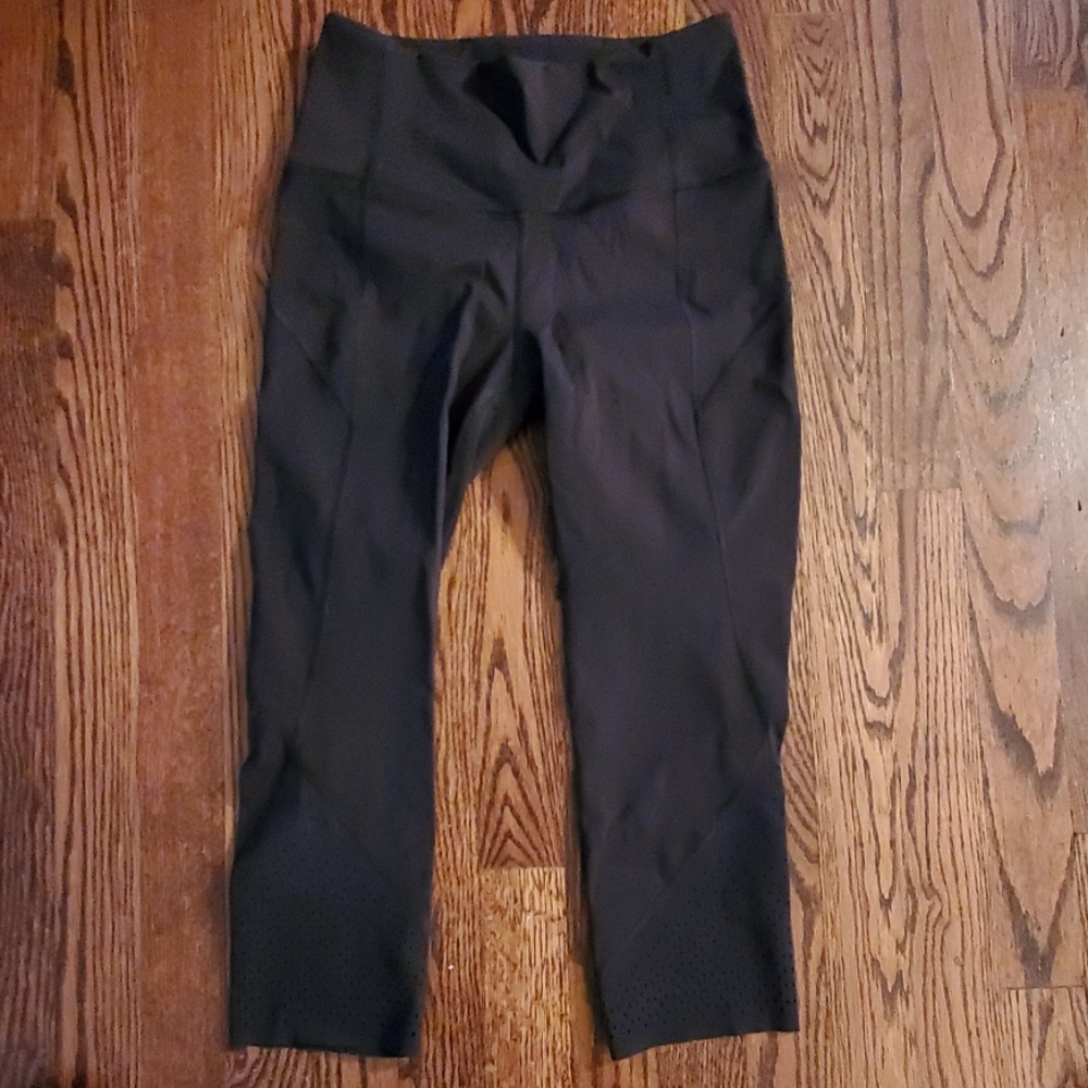 Lululemon laser cut crop tights 6